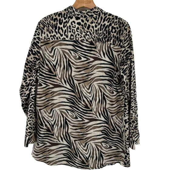 Chico's 2 Leopard Print Button-Up Shirt Long Sleeve Size large Cotton - Picture 8 of 9